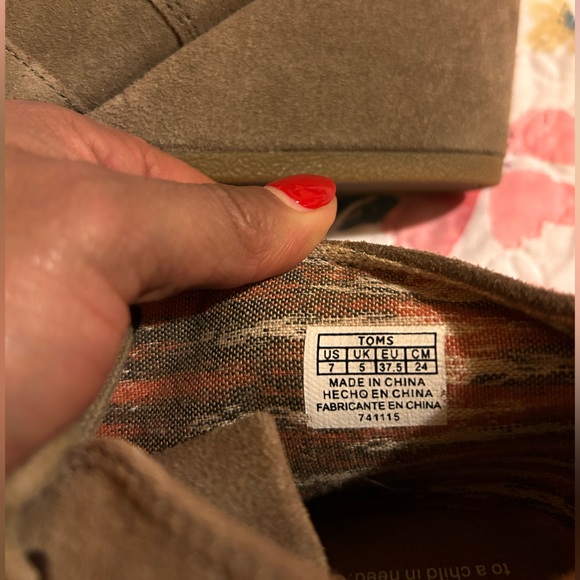 Toms never worn wedge shoes - Picture 4 of 5